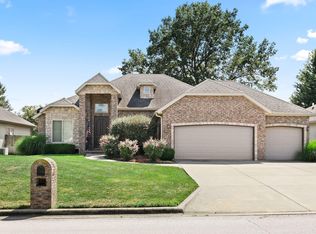 932 E Ozark Jubilee Rd, Nixa, MO 65714