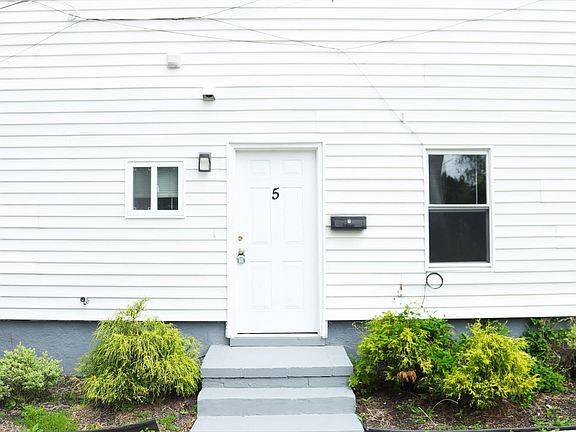 2nd image of 101 Anelve Ave APT 5