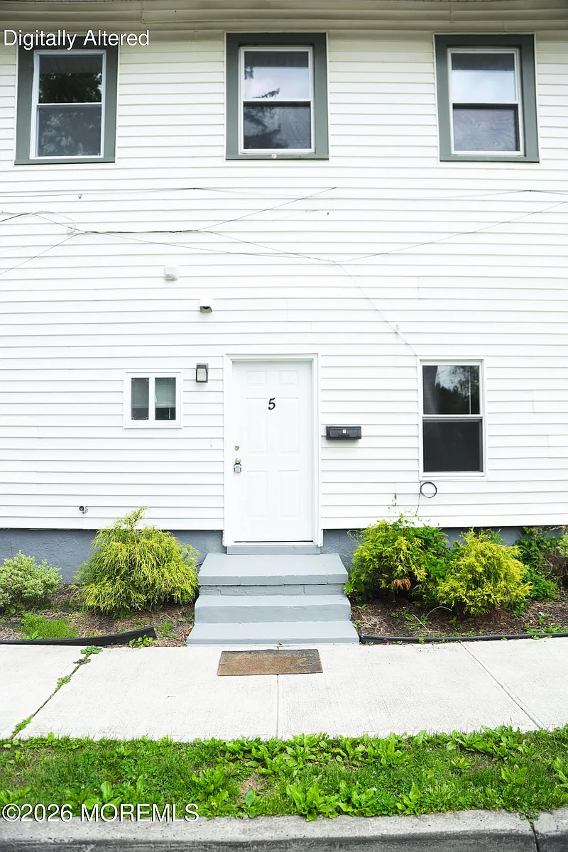 Building Photo - 101 Anelve Ave #5