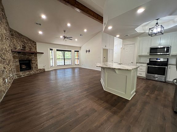 4th image of 31 Linda Ln W