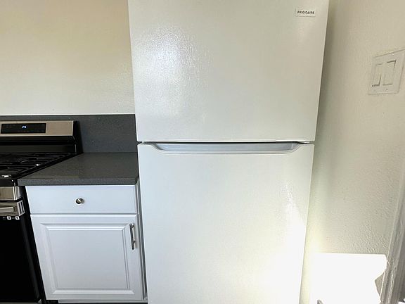 5th image of 316 1/2 E Glendon Way