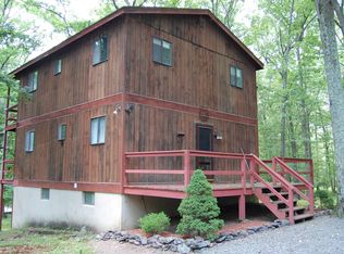 164 Cranberry Ridge Dr, Dingmans Ferry, PA 18328