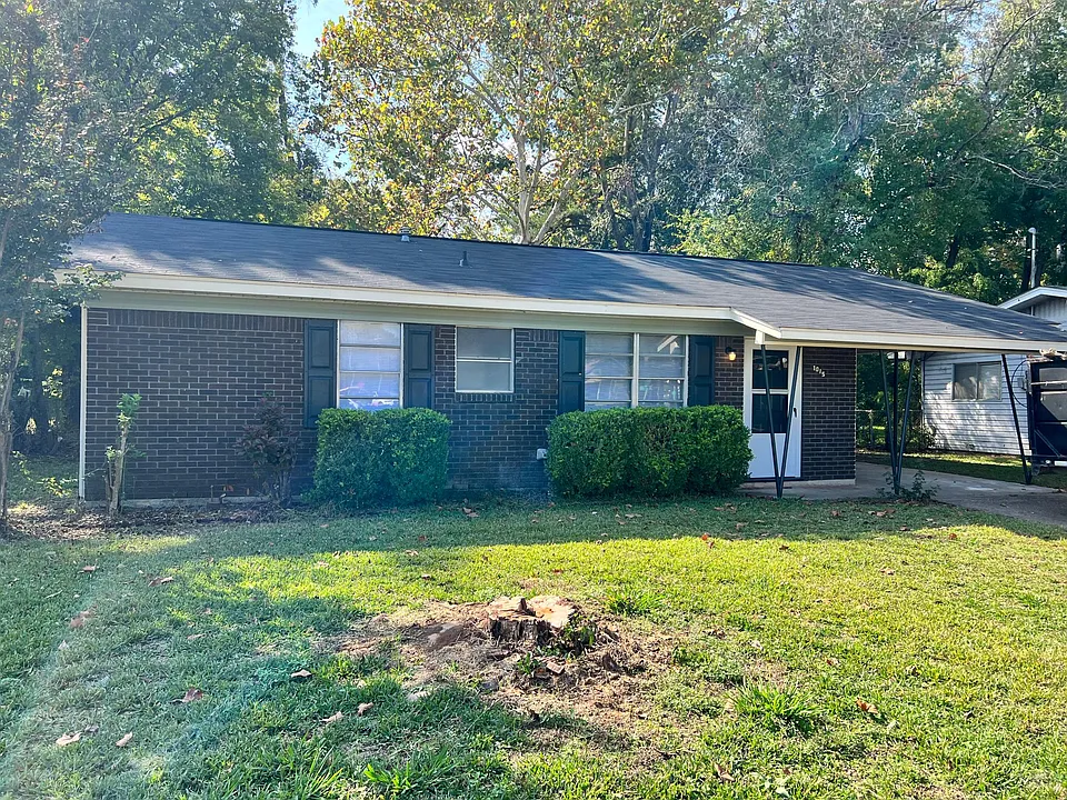 1015 Shirley Ln