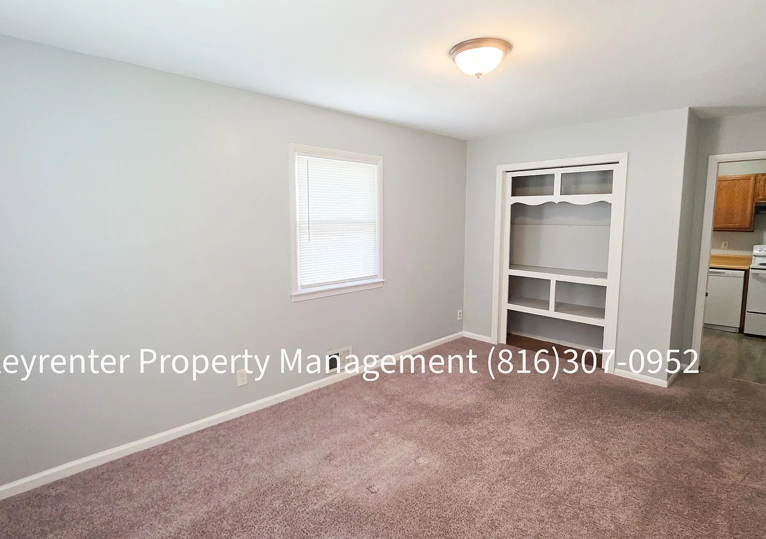 Charming 2-Bedroom Home with Spacious Yard & Off-Street Parking — Photo 4