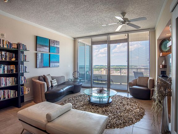 3rd image of 2060 Beach Blvd