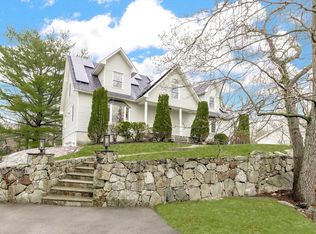 19 Hammersmith Dr, Saugus, MA 01906