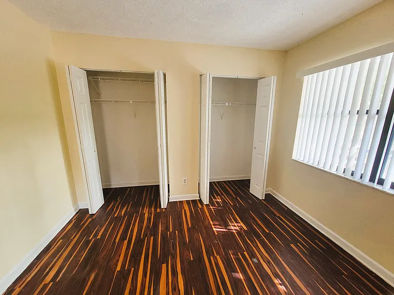 307 S Ocean Dr #B — Photo 9