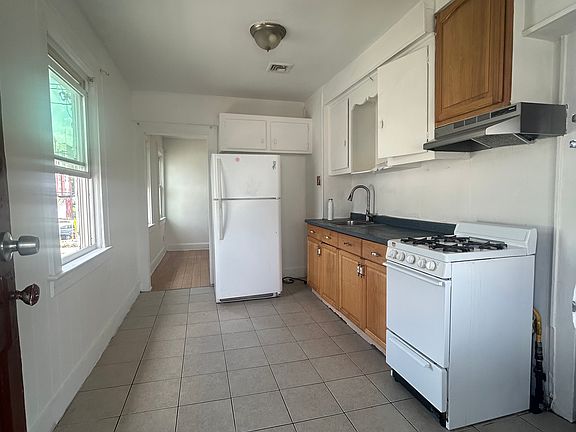 4th image of 245 W Westfield Ave