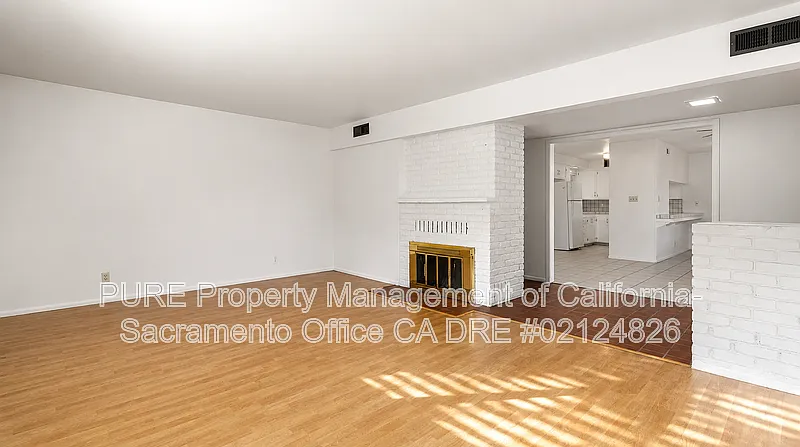 3 bed, 2.0 bath, 1498 sqft, $2,795 — Photo 2