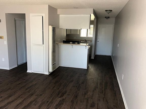 5th image of 633 Broad Ave APT 12