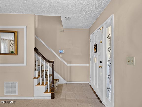 4th image of 6 Elm Avenue