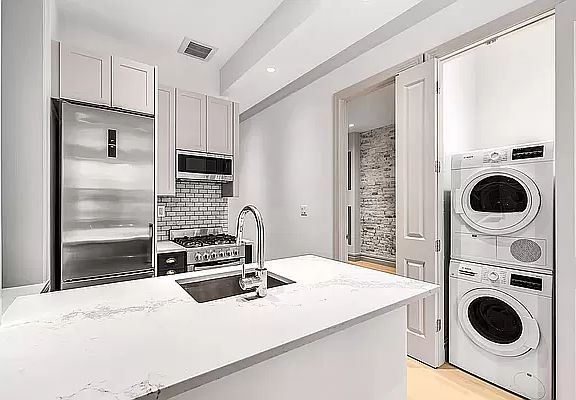2nd image of 295 De Graw St #3W