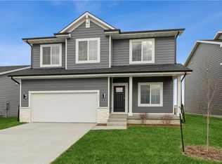 475 NW Compass Ave, Waukee, IA 50263