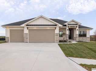 18309 Sycamore Dr, Gretna, NE 68028