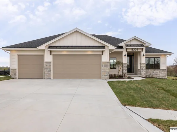 18309 Sycamore Dr, Gretna, NE 68028