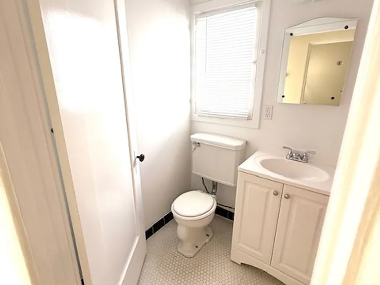 Fair Oaks Apts — Photo 36
