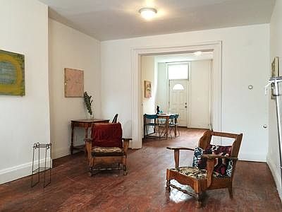 2nd image of 411 Hart St