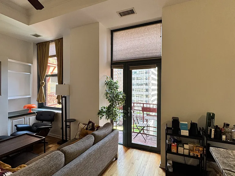 208 W Washington St #1208 — Photo 6