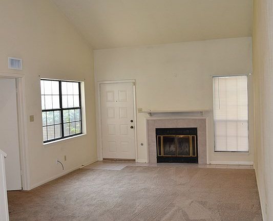 3rd image of 4529 Briarwood Ln