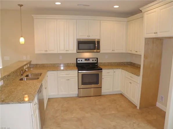 1077 Green St, Norfolk, VA 23513
