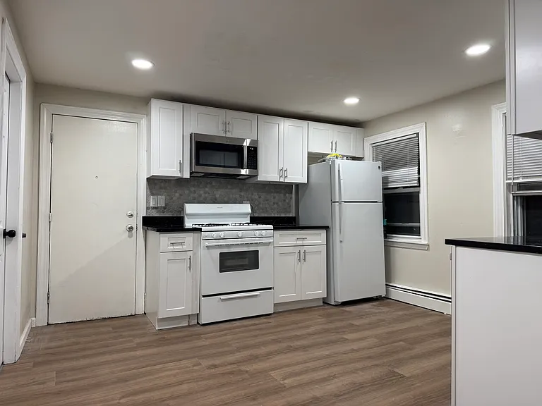 64 Milk St #1 — Photo 1