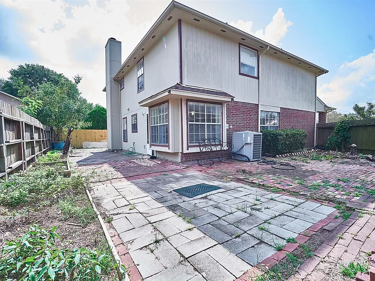 11011 Landsbury Ct — Photo 34