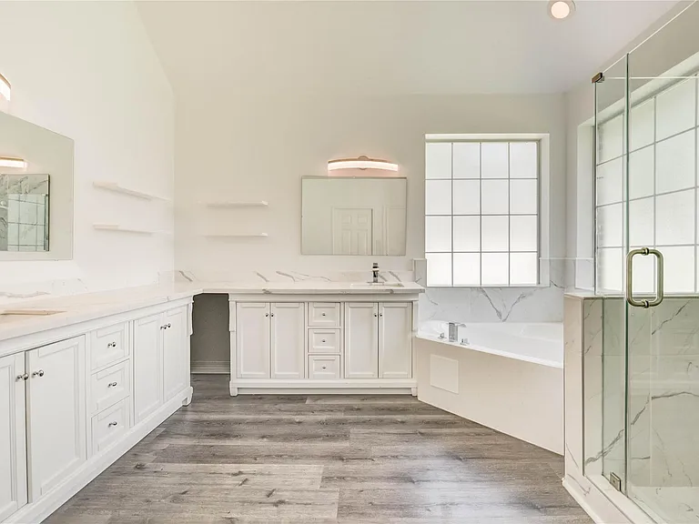 8803 Memorial Creek Dr — Photo 46