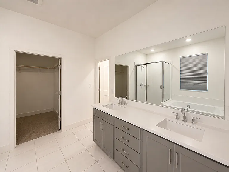 2020 Petunia Dr — Photo 8