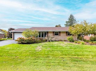 218 Highview Dr, Slinger, WI 53086