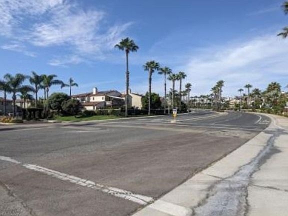 Exterior Neighborhood (street photo)