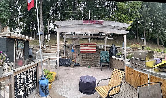 3rd image of 989 5th Ave NW