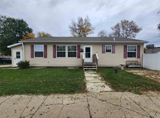 420 16th St NW, Minot, ND 58703