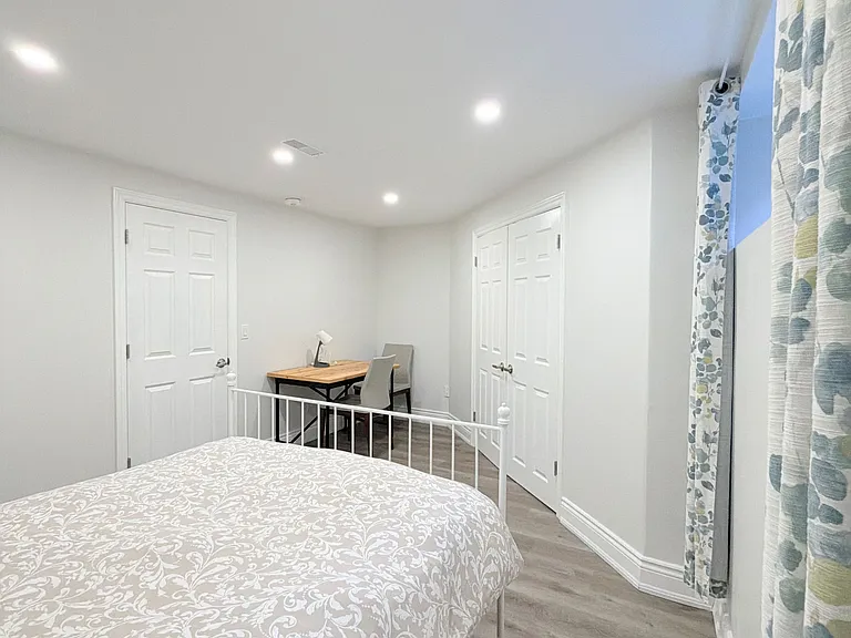 3477 Riverspray Cres — Photo 25