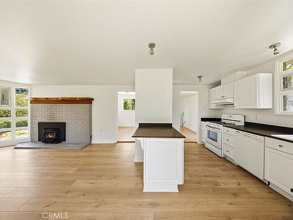 4th image of 1501 Emerson Rd