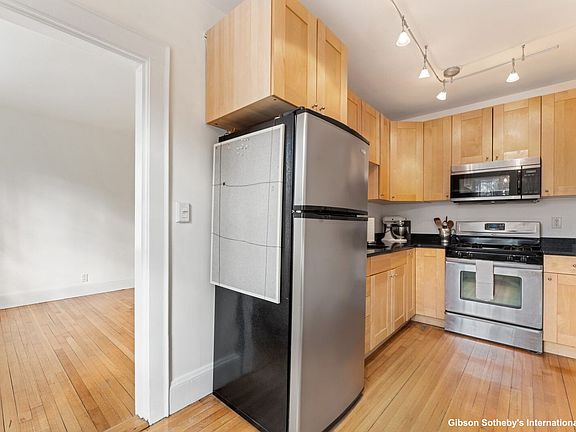 5th image of 20 Concord Ave APT 6