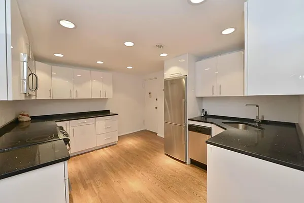 Sold by Level Group | media 7