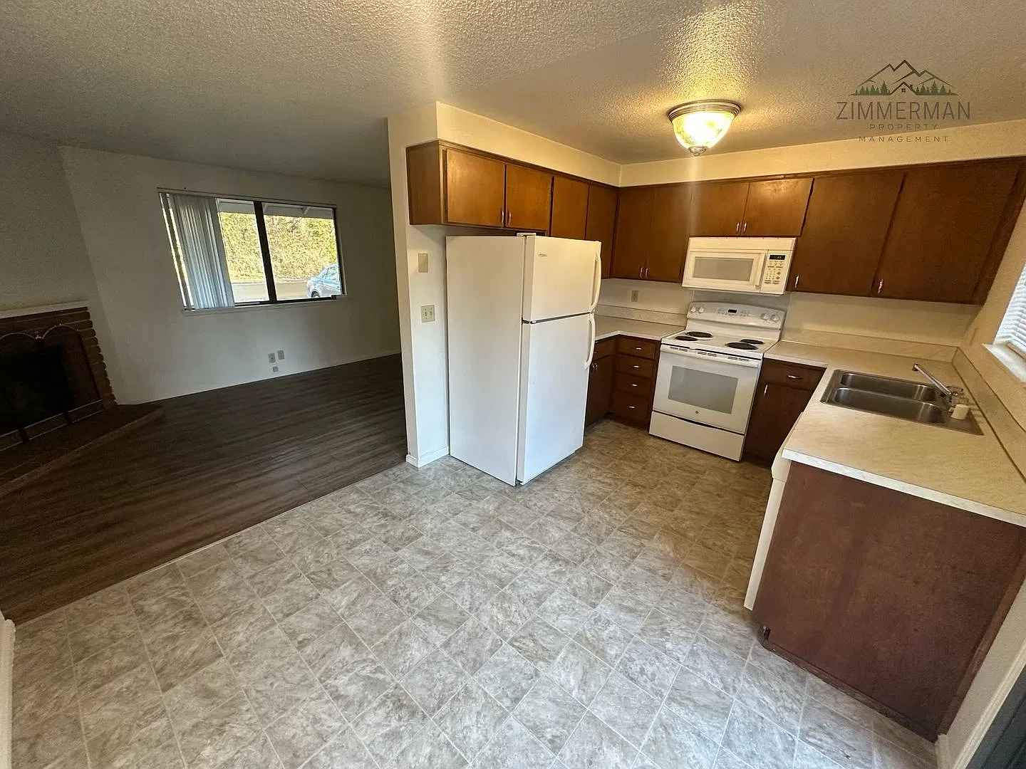 4030 & 4040 Jessen Drive — Photo 4