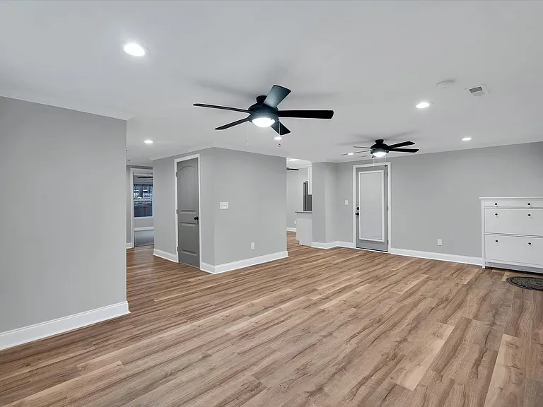 19 Granada Dr — Photo 6