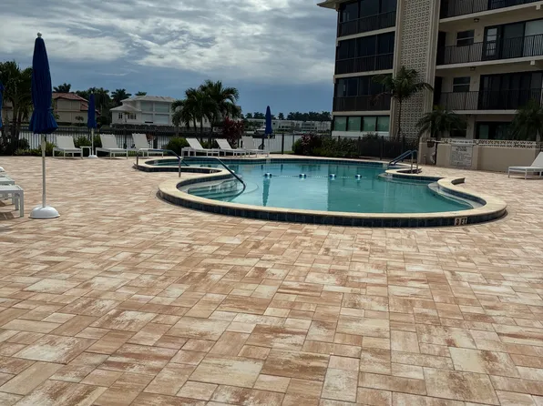 3200 Gulf Shore Blvd. # 105, Naples, FL 34102