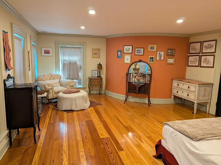 14 Highland Ave — Photo 55