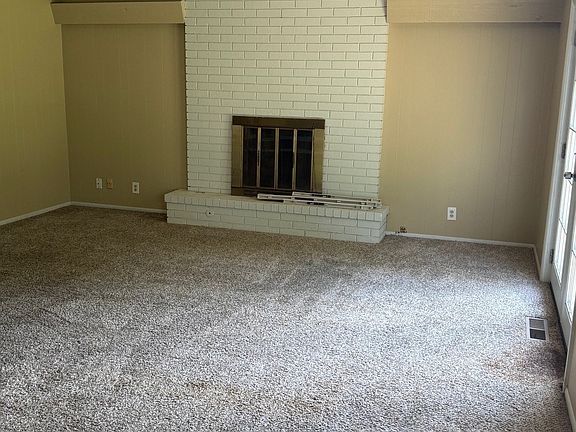 2nd image of 1928 E 55th Pl