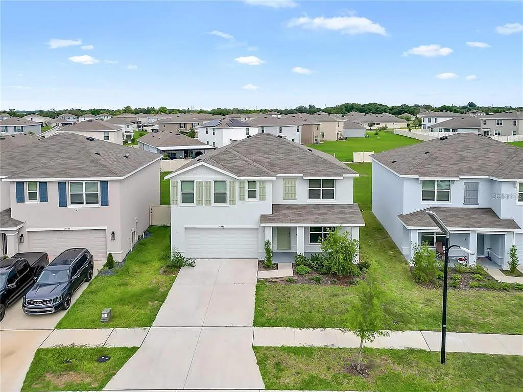 5 bed, 3.0 bath, 2674 sqft, $2,600 — Photo 3