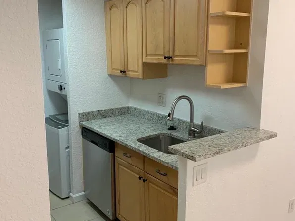 9916 TWIN LAKES Drive #33-C, Coral Springs, FL 33071