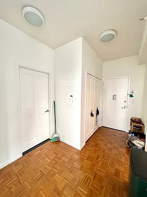 Rented by Addison Property Group | media 18