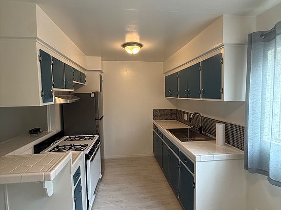 5th image of 4069 Marlborough Ave #1