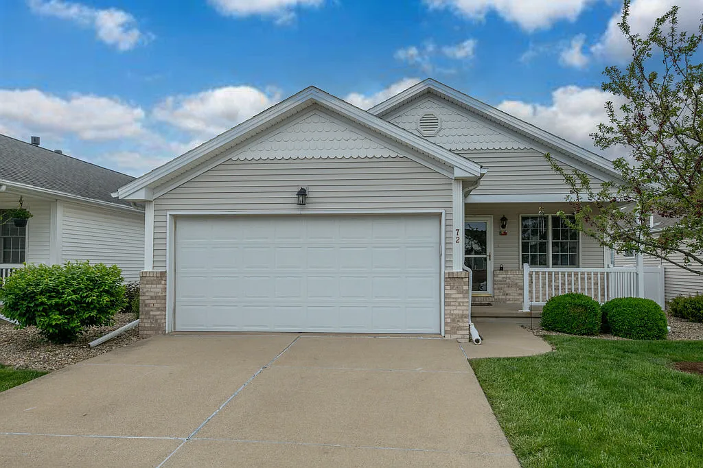 72 Astoria Way photo 1