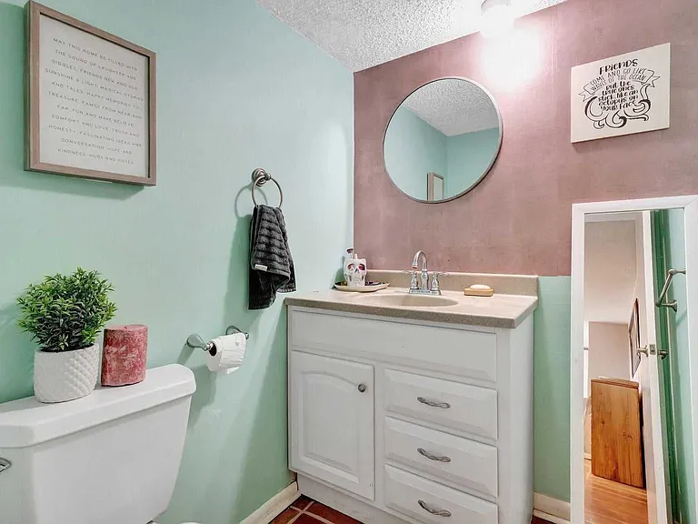 Shaker Cir — Photo 6