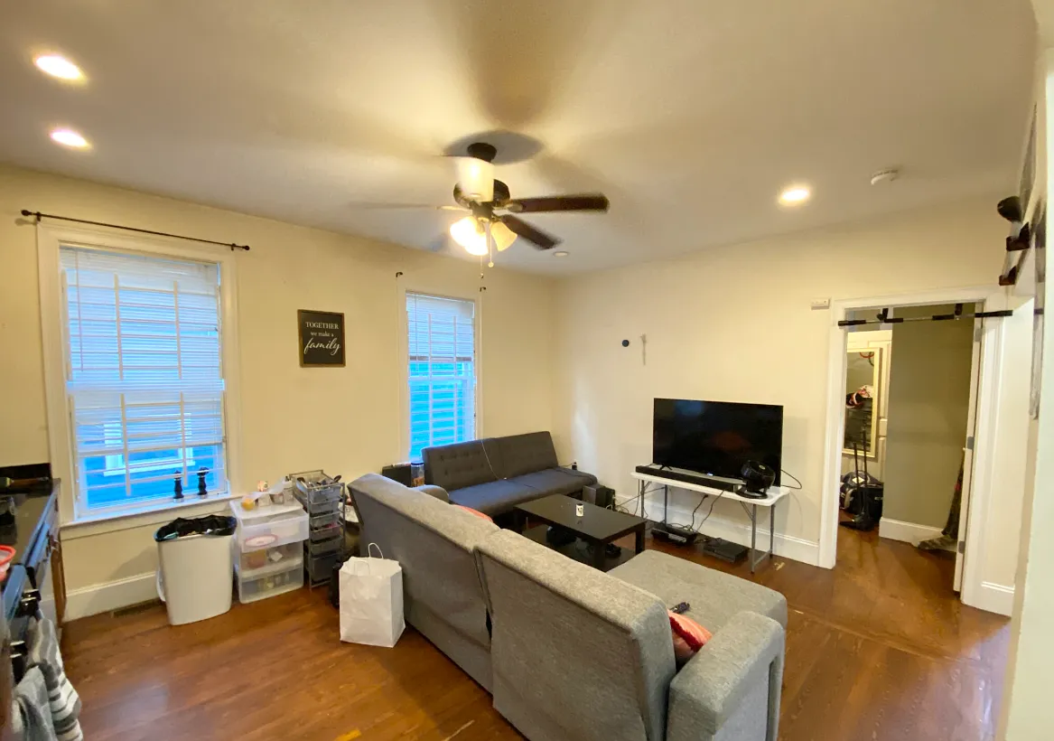 5 bed, 3000 sqft, $6,300 — Photo 3