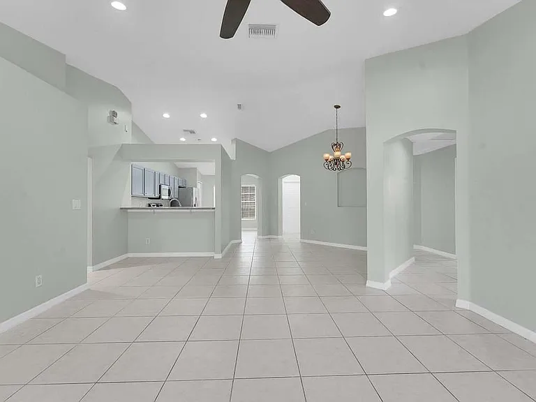 5335 NW Conley Dr — Photo 14
