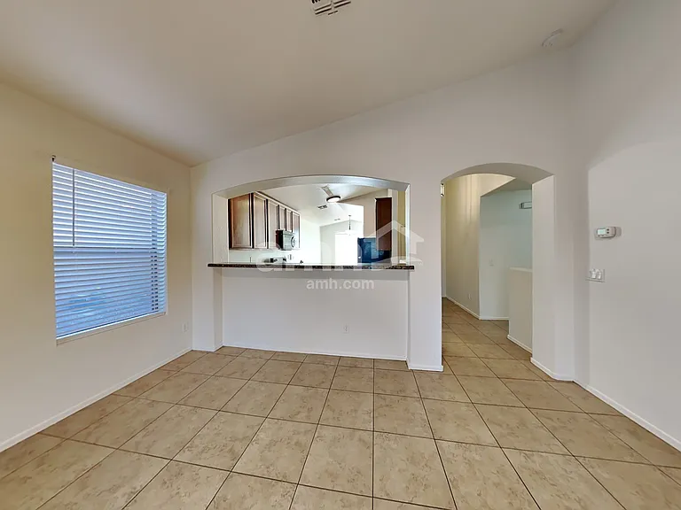 11232 W Pierson St — Photo 7